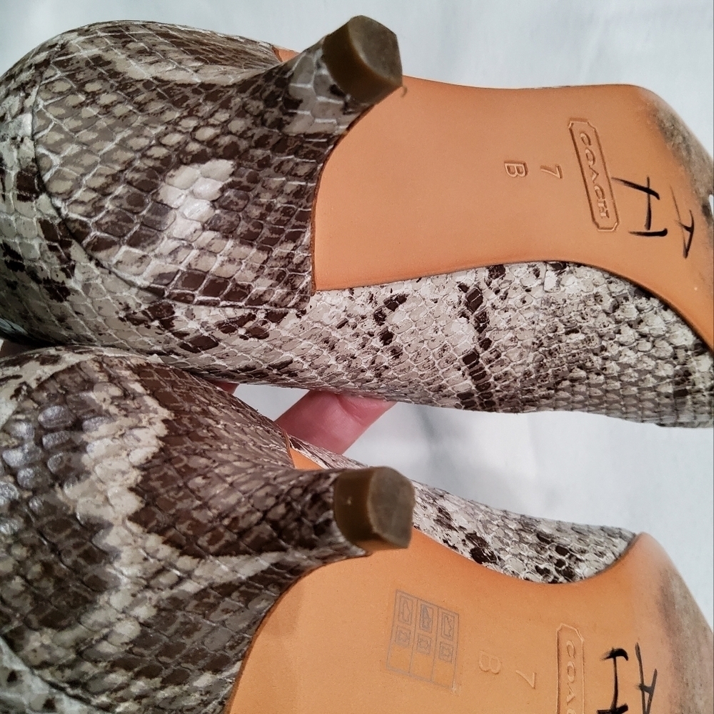 Coach Mandy Python-Embossed Leather Size 7 - Picture 11 of 15